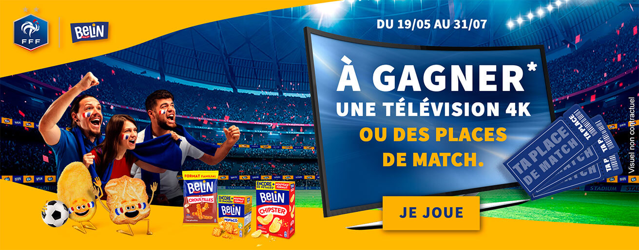 Un univers de foot, une télévision et tickets.