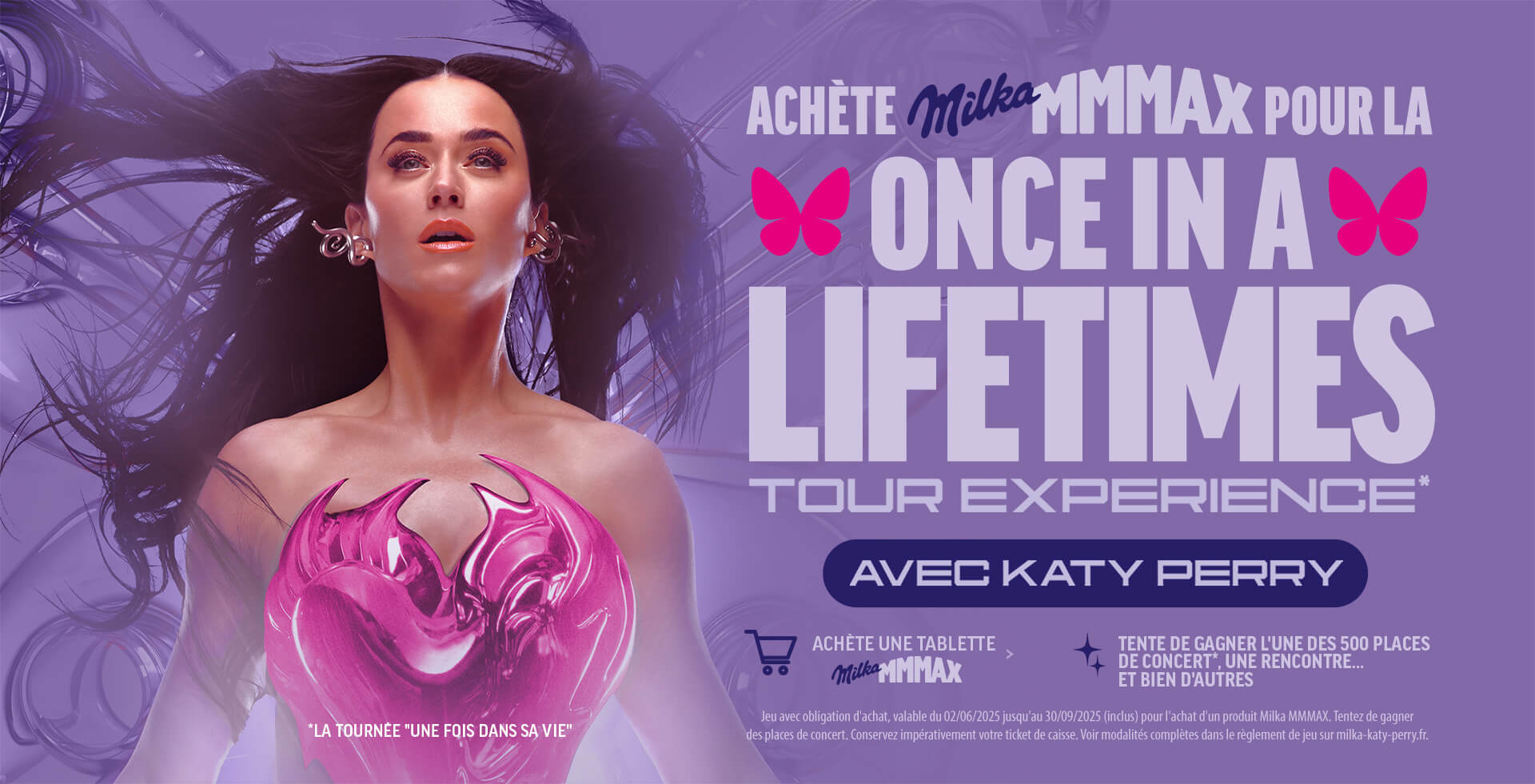Katy Perry avec le nom de sa tournée