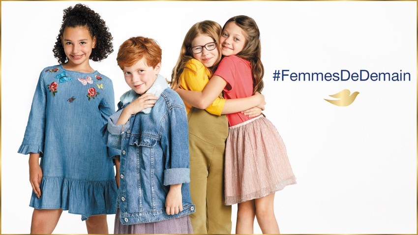 Dove® aide à renforcer la confiance en soi des jeunes filles avec #FemmesDeDemain