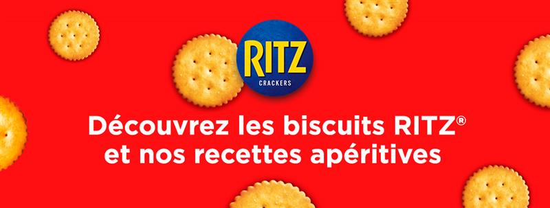 Biscuits Ritz sur fond rouge