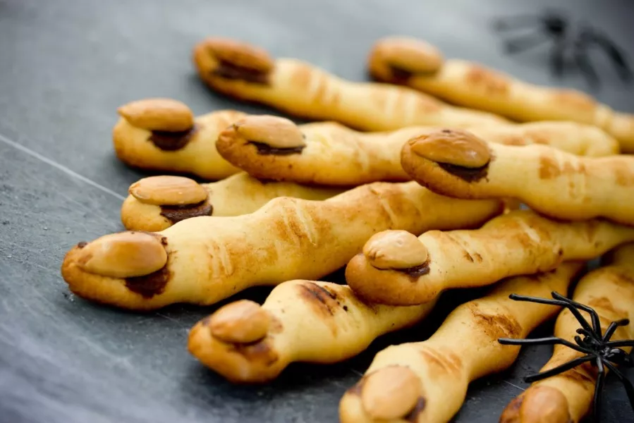 Des doigts de sorcière en biscuits