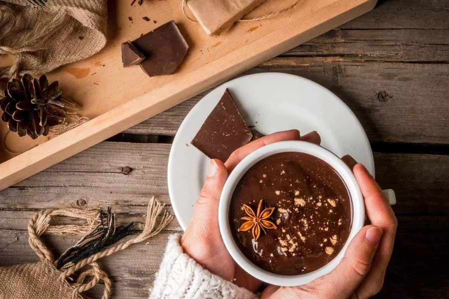 Un bol de chocolat chaud