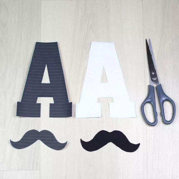 pochoirs tissu moustache