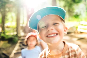 Un enfant profite d’une journée au grand air