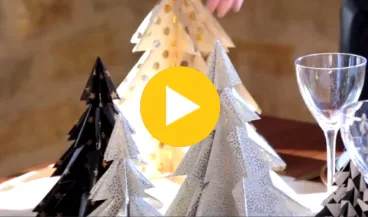 Une forêt de sapins de Noël sur votre table de fête