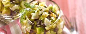 Salade aux pommes vertes raisins secs et Pélardons au curry