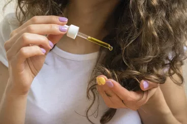 Argan, coco, jojoba… les huiles capillaires précieuses !