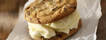 Sandwich de Cookies Granola® Cœur Extra Chocolat et ganache chocolat blanc