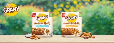 Deux paquets Grany Envie de Nuts sur une table