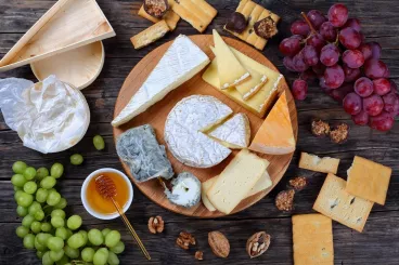 Un plateau de fromages