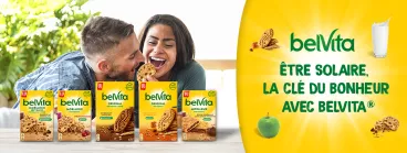 Être solaire, la clé du bonheur avec belVita couple qui petit déjeune avec des biscuits belVita®