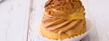 Profiteroles à la crème de châtaignes de Mar-gaux.10 profiterolles a la creme de marrons