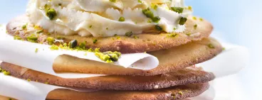 Tuiles aux amandes, Philadelphia ® au miel et poudre de pistaches