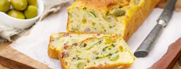 Cake salé courgettes, olives, lardons et Philadelphia 