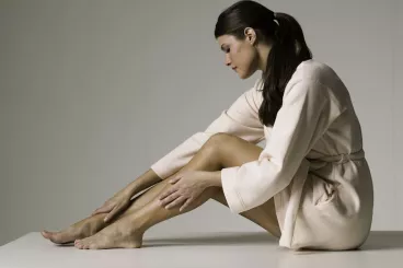 Tous les soins pour un joli jeu de jambes Femme prenant soin de ses jambes