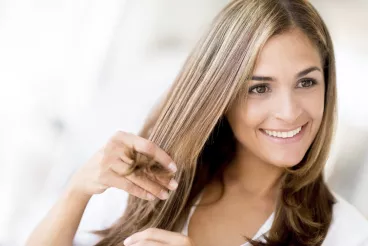 5 conseils beauté pour des cheveux souples et soyeux