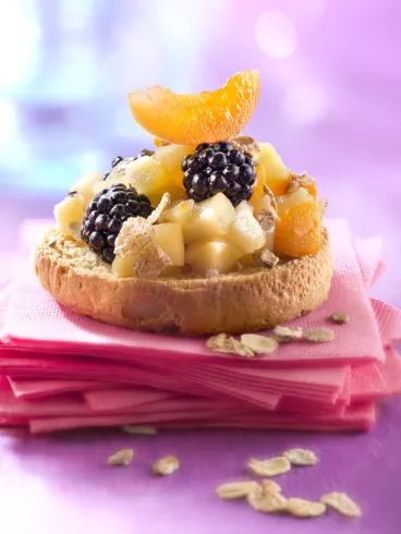 Tartine de compote pommes, abricots et mûres avec Pelletier®