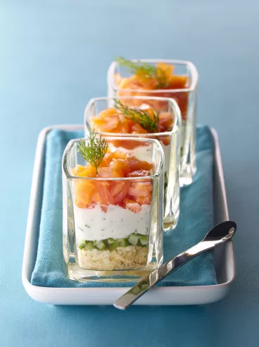 Verrine fraîcheur de saumon au fromage frais, concombre et TUC®