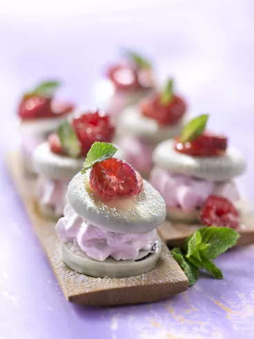 Bouchées d’Oreo® Enrobé Chocolat Blanc aux mousses de fruits rouges