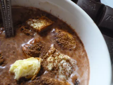 Chocolat chaud gourmand avec Poulain® noir extra carambar®