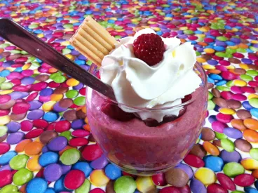 VERRINE MOUSSE FRAMBROISE et PAILLE D’OR® FRAMBOISES-FRAISES