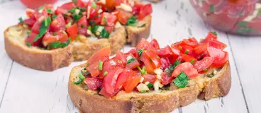 Tartines tomates basilic façon bruschetta