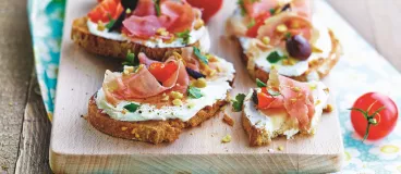 Bruschetta grillée à la tomate