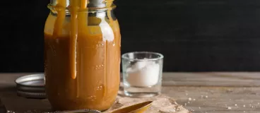 Un pot de caramel liquide