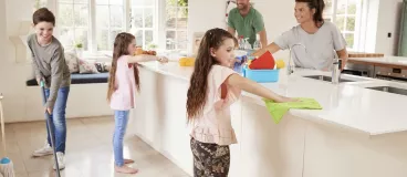 Un ménage en grand avec CIF®, Sun® et Skip®