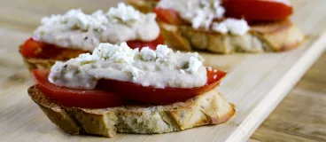 Tapas au chèvre et à la tomate