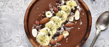 Un smoothie bowl au chocolat Côte d’Or®