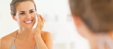 Peau, s’offrir facilement un coup d’éclat Le démaquillage, étape clé pour obtenir un teint parfait.