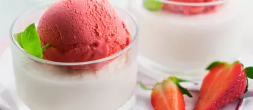 Irrésistible Panna cotta, basilic et fraise