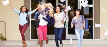 Un groupe de collégiens à la fin de l’année scolaire