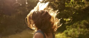 Cheveux au top : l’essentiel est dans le naturel ! Comment prendre soin de ses cheveux naturellement