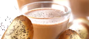 Lassi au Tassimo® Suchard® et tuiles au graines de pavot