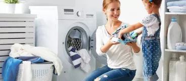 Machine à laver buanderie linge blanc Skip lessive