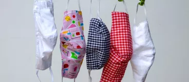 Laver son masque en tissu ou jetable : tout ce qu'il faut savoir Des masques en tissu qui ont été lavés