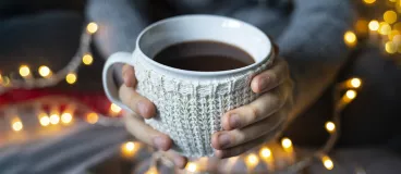 3 DIY pour une déco cocooning avec un vieux pull recyclé Header mug