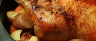 Poulet au four accompagné de légumes