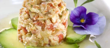 Macédoine sur carpaccio d’avocat avec Amora ®
