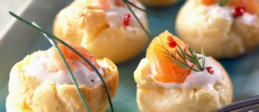 Petits choux au Philadelphia® Saumon & Aneth