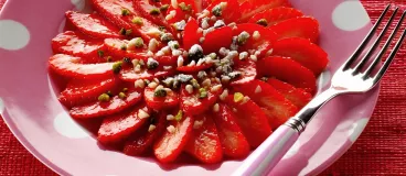 Carpaccio de fraises à la rose