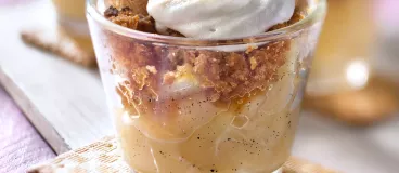 Verrine de compote de pommes et poires aux Thé® de LU façon crumble