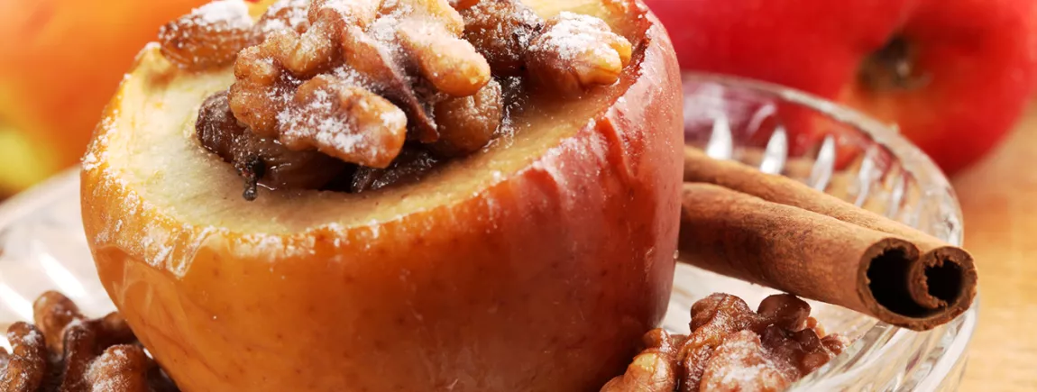 Pommes au four aux raisins et aux noix Pommes au four aux raisins et aux noix