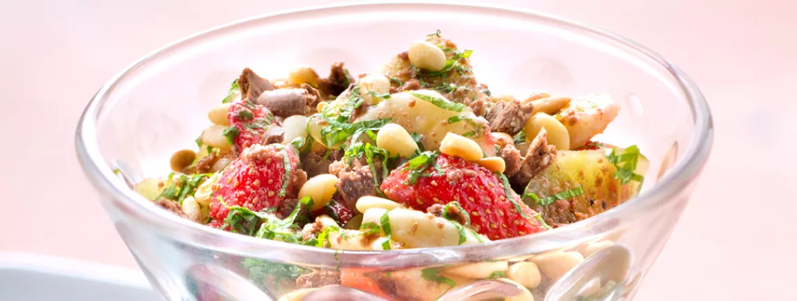 Salade de fruits frais croquante avec les biscuits belVita® Salade de fruits frais croquante avec belVita®