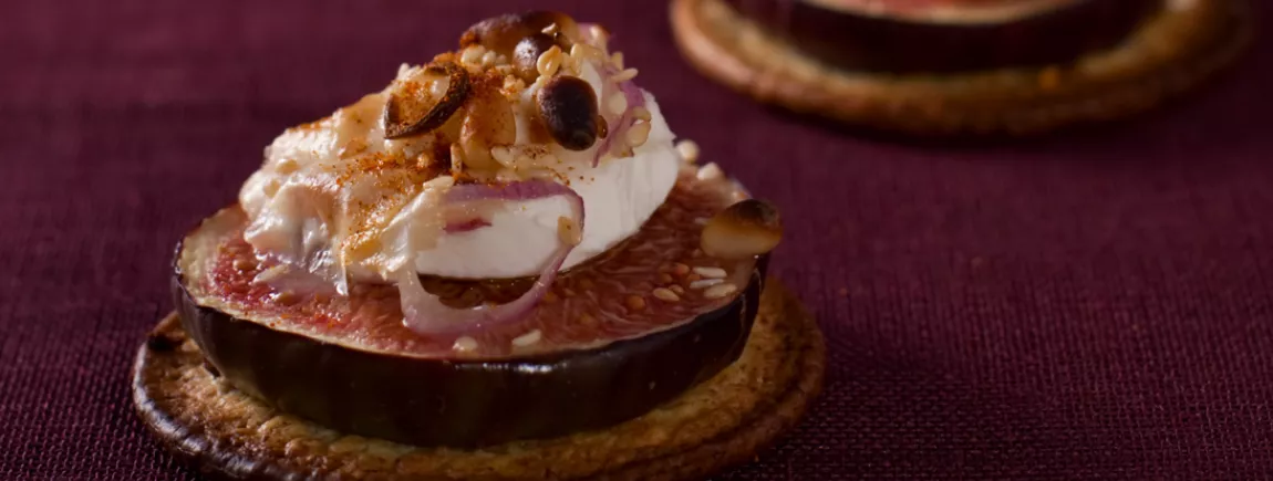 Tartines figue, miel et chèvre chaud avec Heudebert®