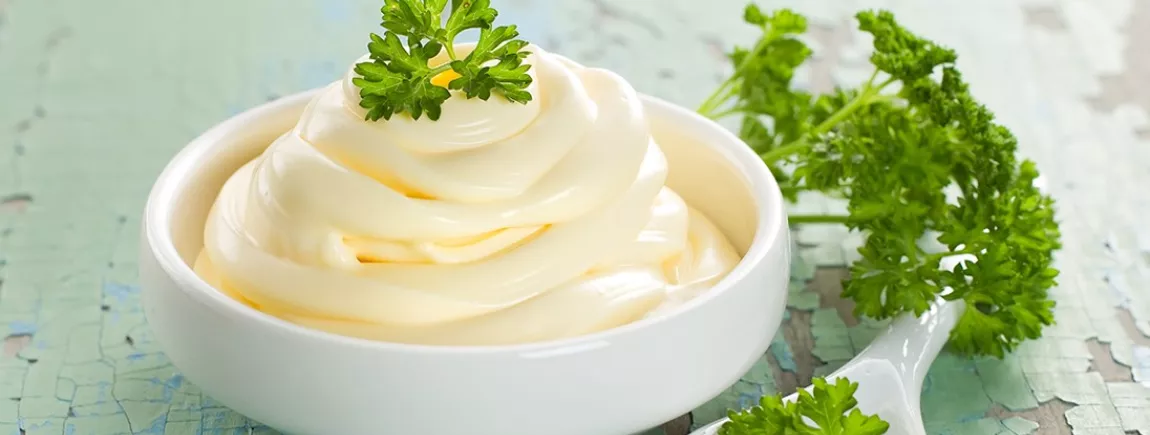 Le guide pratique de la mayonnaise De la mayonnaise maison dans un ramequin