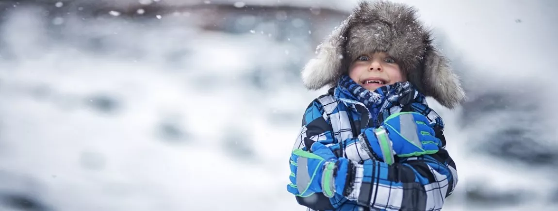 Grand froid : comment tenir les enfants bien au chaud Un enfant bien protégé du froid