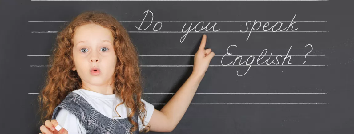 Journée des langues : comment initier les petits à une langue étrangère ? Une jeune élève en cours d’anglais